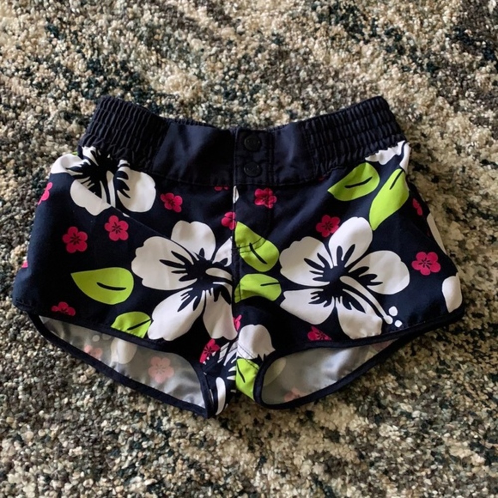 Wave Zone Swim Shorts size 7/8 pre owned